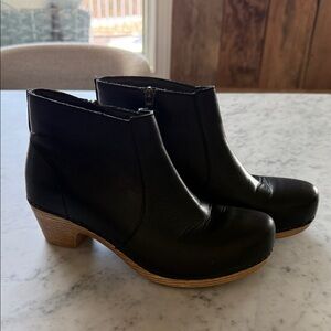 Dansko Black Leather Ankle Booties size 36